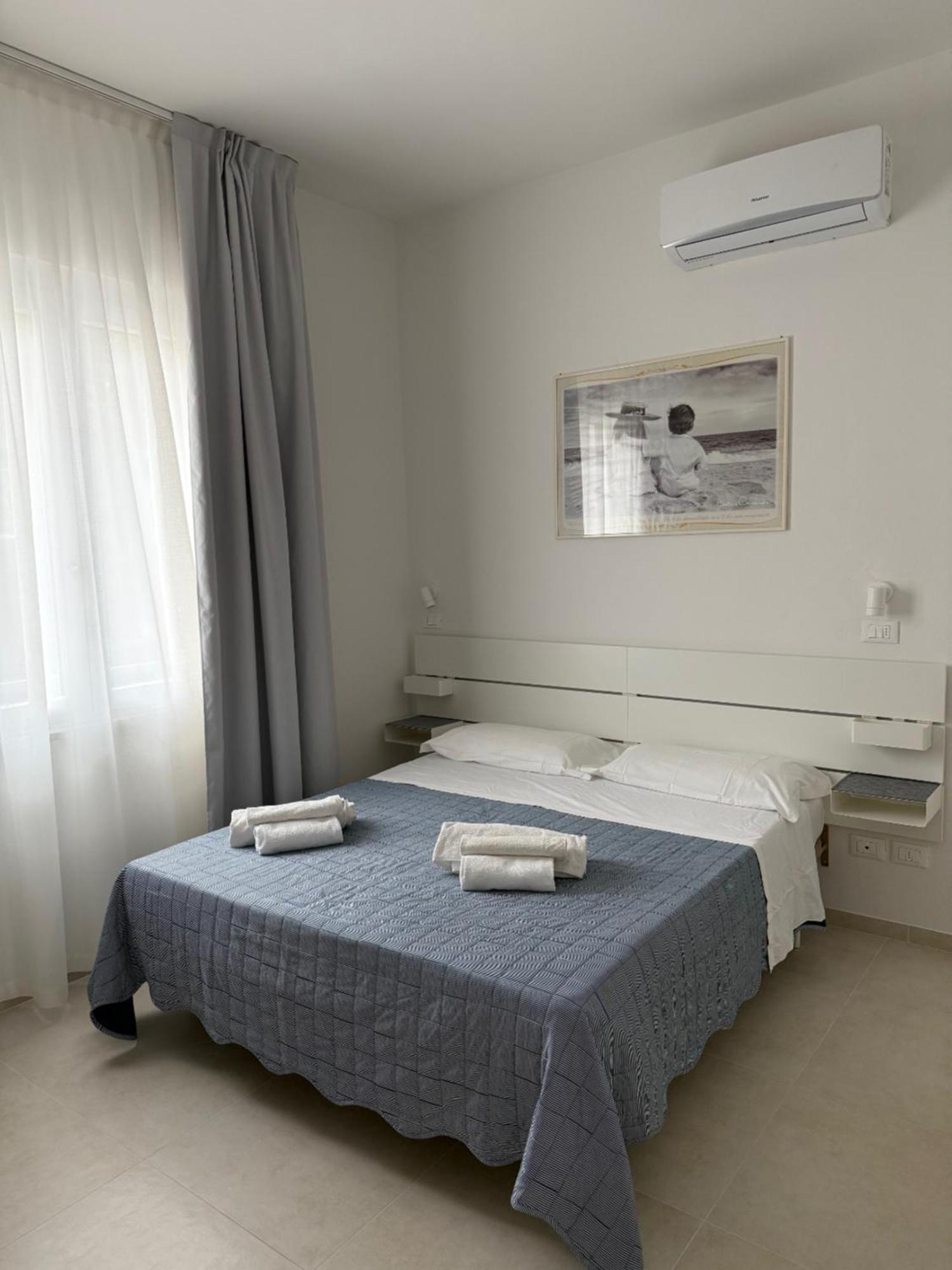 Hotel Pigalle Rimini Exterior photo